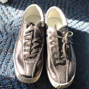 Pewter Tretorn platform sneakers